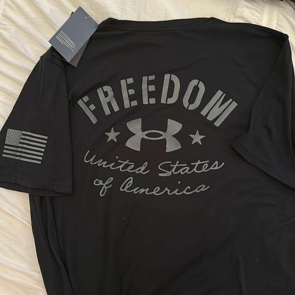 Under Armour black freedom USA shirt new xl under Armour nwt shirt size XL
